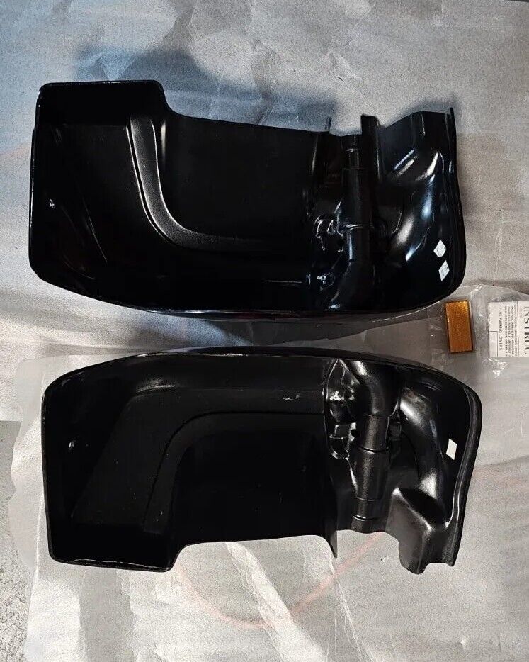 CVO  Harley Lower Fairings OEM  2009 Harley Davidson Road Glide Lowers  oem